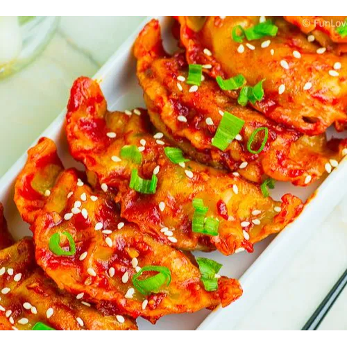 SCHEZWAN MOMOS