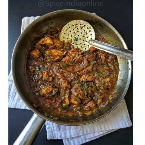 KOZHI VARUTHARACHA CURRY