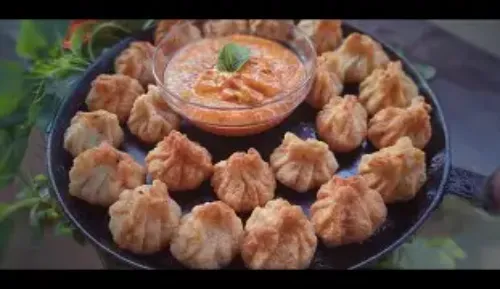 Peri peri chicken momos