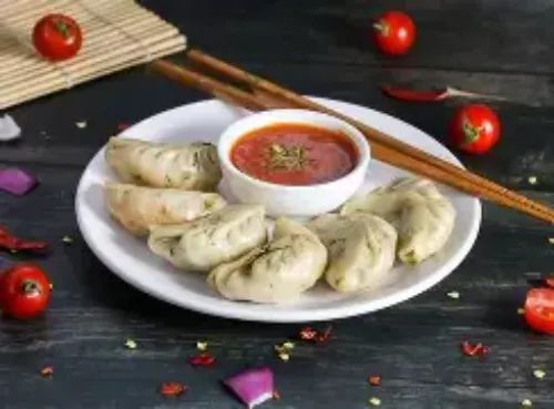 Chicken Schezwan Momos (10 Pcs)