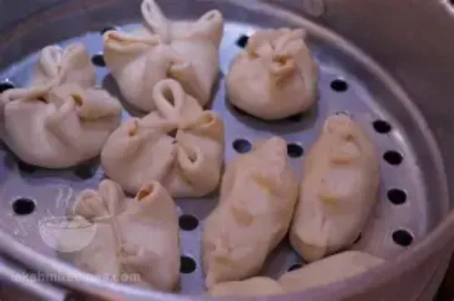 Veg Butter Momos (10 Pcs)