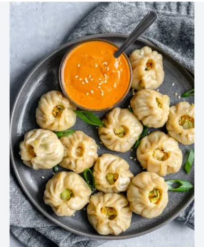 Veg Peri Peri Momos (10 Pcs)