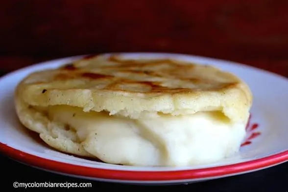 AREPA CON QUESO