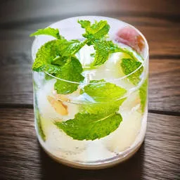 Litchi Mojito