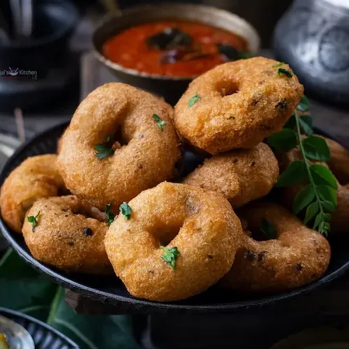 Best UZHUNNU VADA in Island Cafe,Hospital Junction,Njarakkal