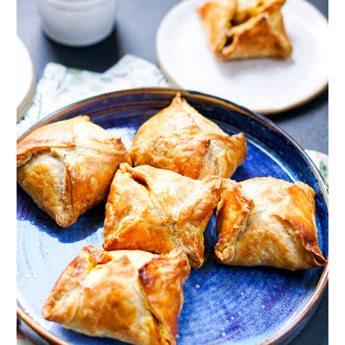 Best egg puffs in Island Cafe,Hospital Junction,Njarakkal