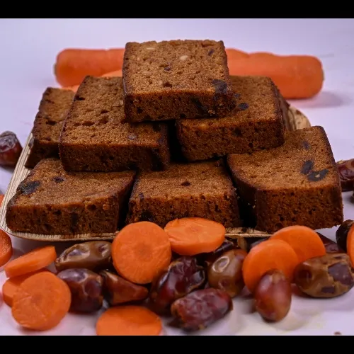 Cake Dates & Carrot Slice (كيك التمر وشريحة الجزر)