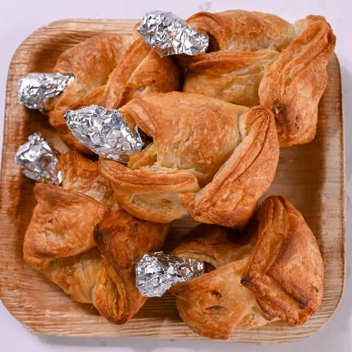 Puffs-Meat (معجنات لحم)