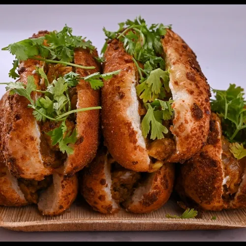 Chicken Roll (لفائف دجاج)