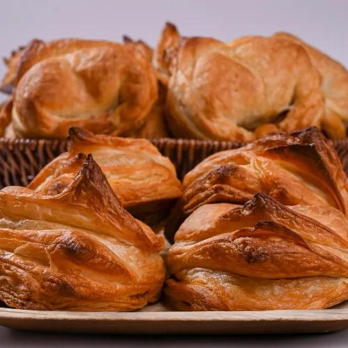 Puffs-Chicken (معجنات دجاج)