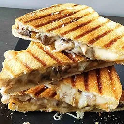 Cheesy Mushroom Sandwich