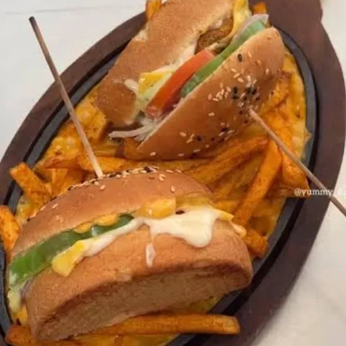 Cheesey chicken burger sizzler