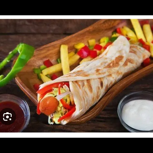 Hotdog with Porotta (هوت دوج مع بوروتا)