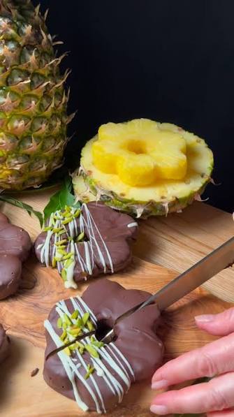 Pineapple choco dip