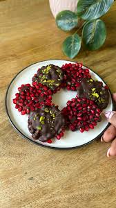 Pomegranate choco dip
