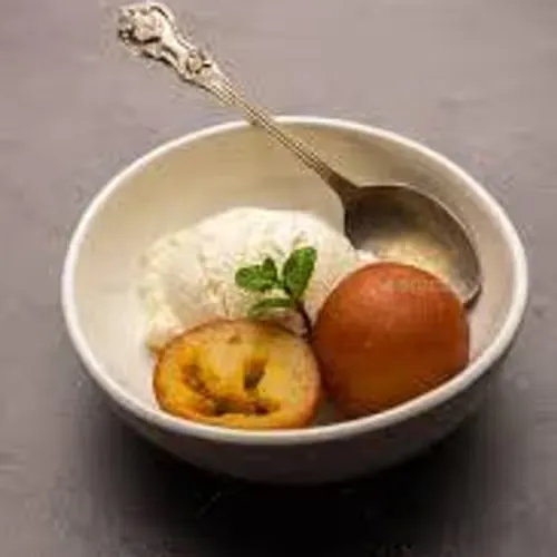 Gulab Jamoon With Ice Cream