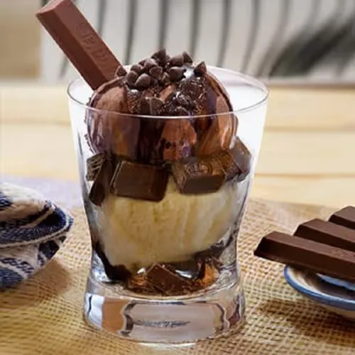 KITKAT SUNDAE