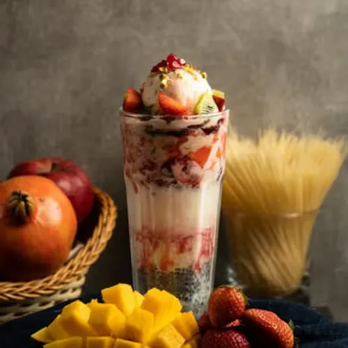 Mix fruit falooda